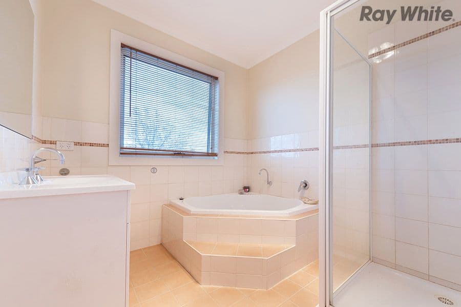 56 Royal Crescent, Hillside VIC 3037, Hillside - Thumbnail 7