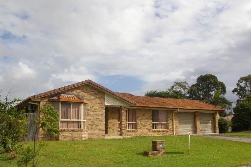 31 Linthaven Drive, ROTHWELL QLD 4022, Rothwell - Thumbnail 2