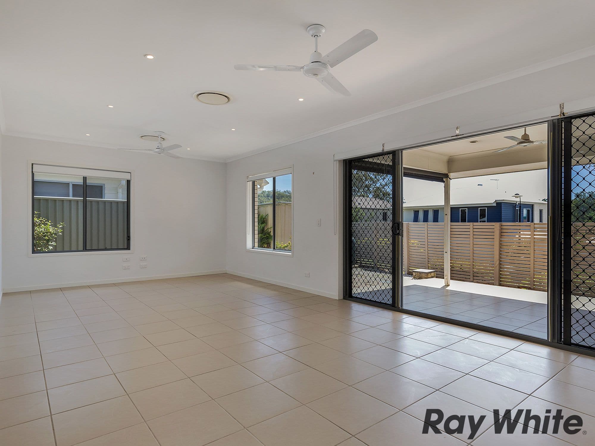 18 Hillside Circuit, Chermside West QLD 4032, Chermside West - Thumbnail 3
