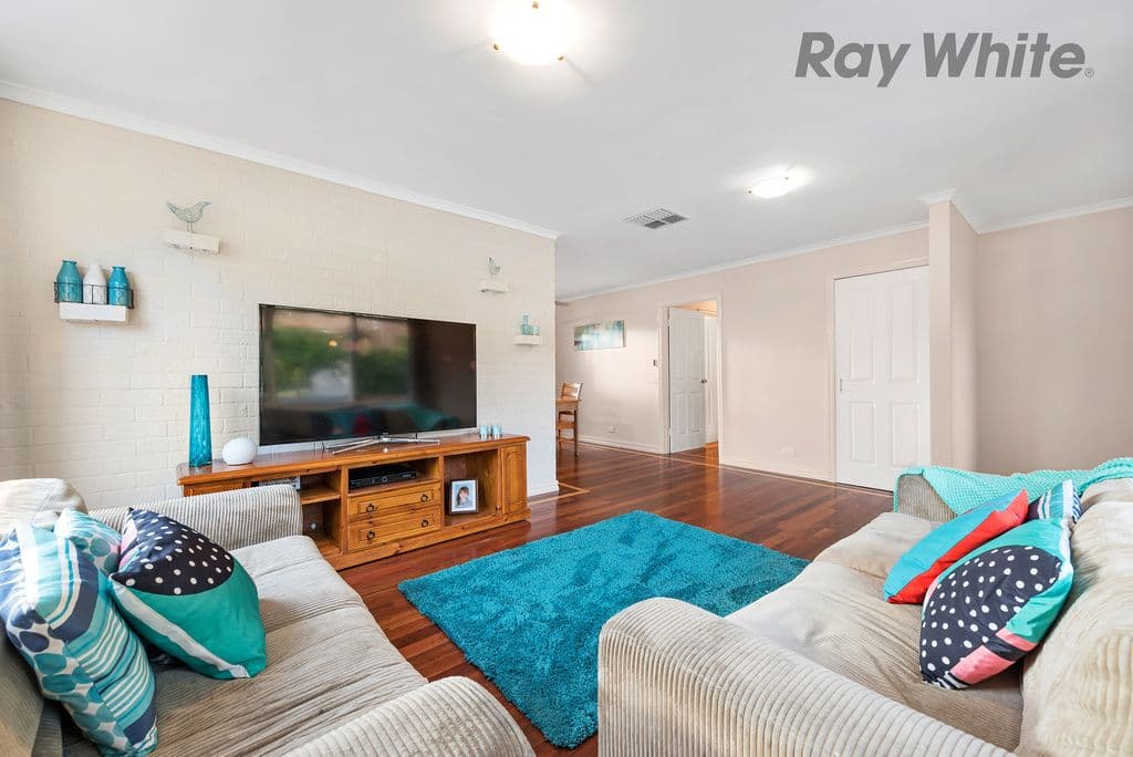 37 MEADOWLARK Lane, Mooroolbark VIC 3138, Mooroolbark - Thumbnail 3