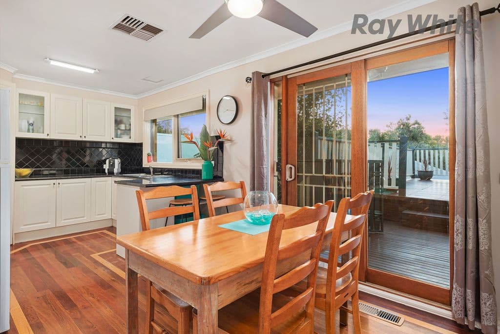 37 MEADOWLARK Lane, Mooroolbark VIC 3138, Mooroolbark - Thumbnail 5