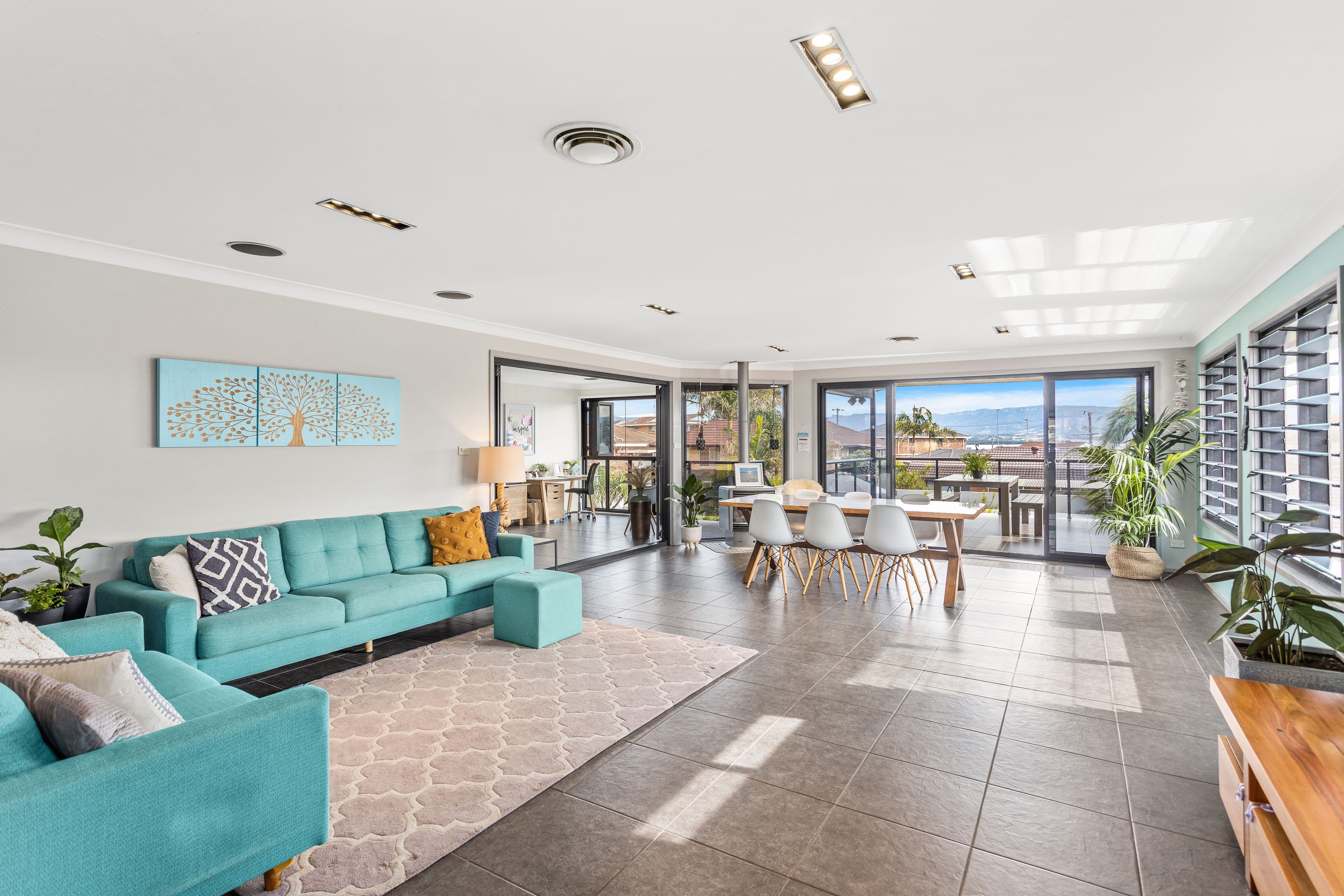 10 Hayes Avenue, Mount Warrigal NSW 2528, Mount Warrigal - Thumbnail 4