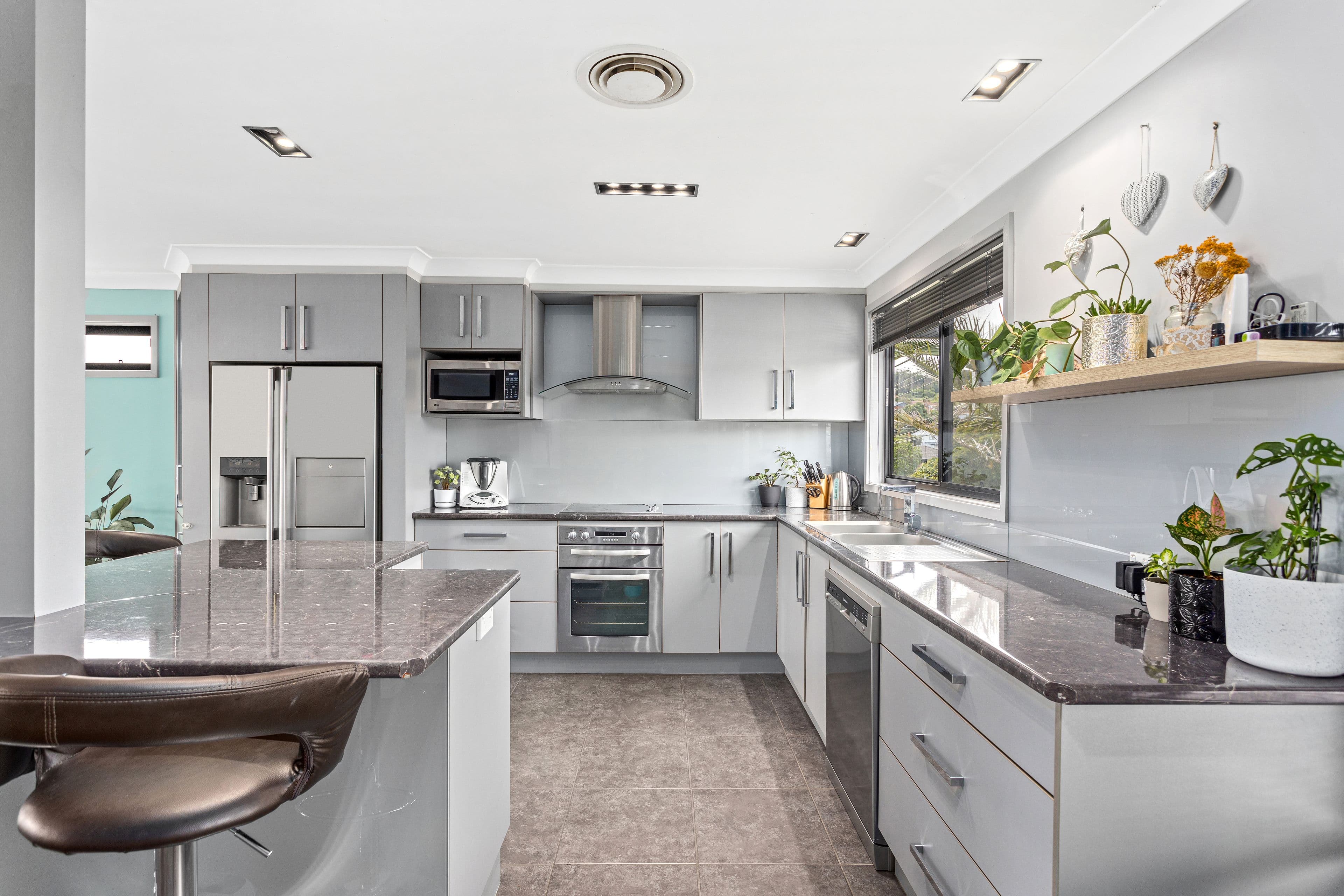 10 Hayes Avenue, Mount Warrigal NSW 2528, Mount Warrigal - Thumbnail 5