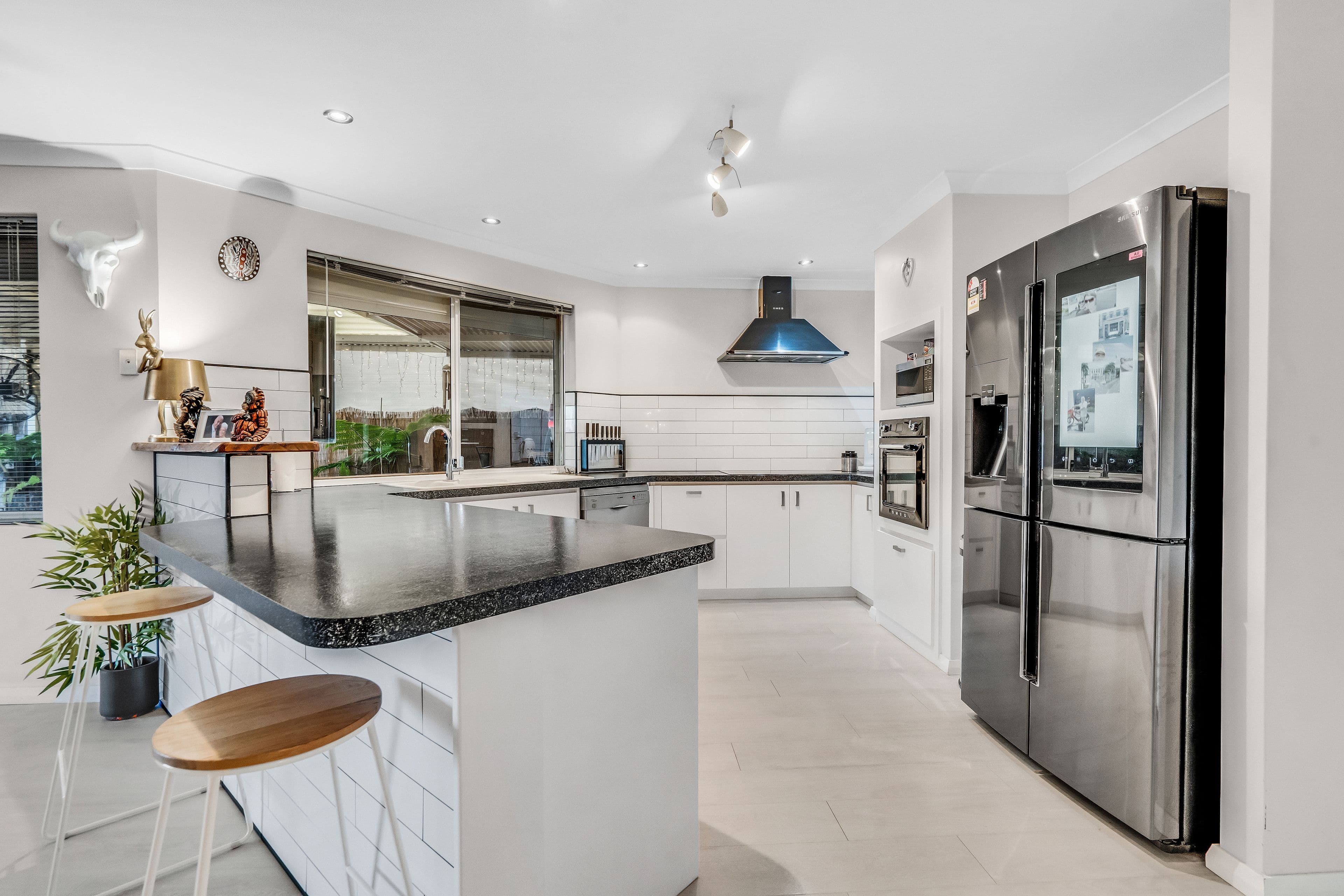 16 Batavia Avenue, Wannanup WA 6210, Wannanup - Thumbnail 5
