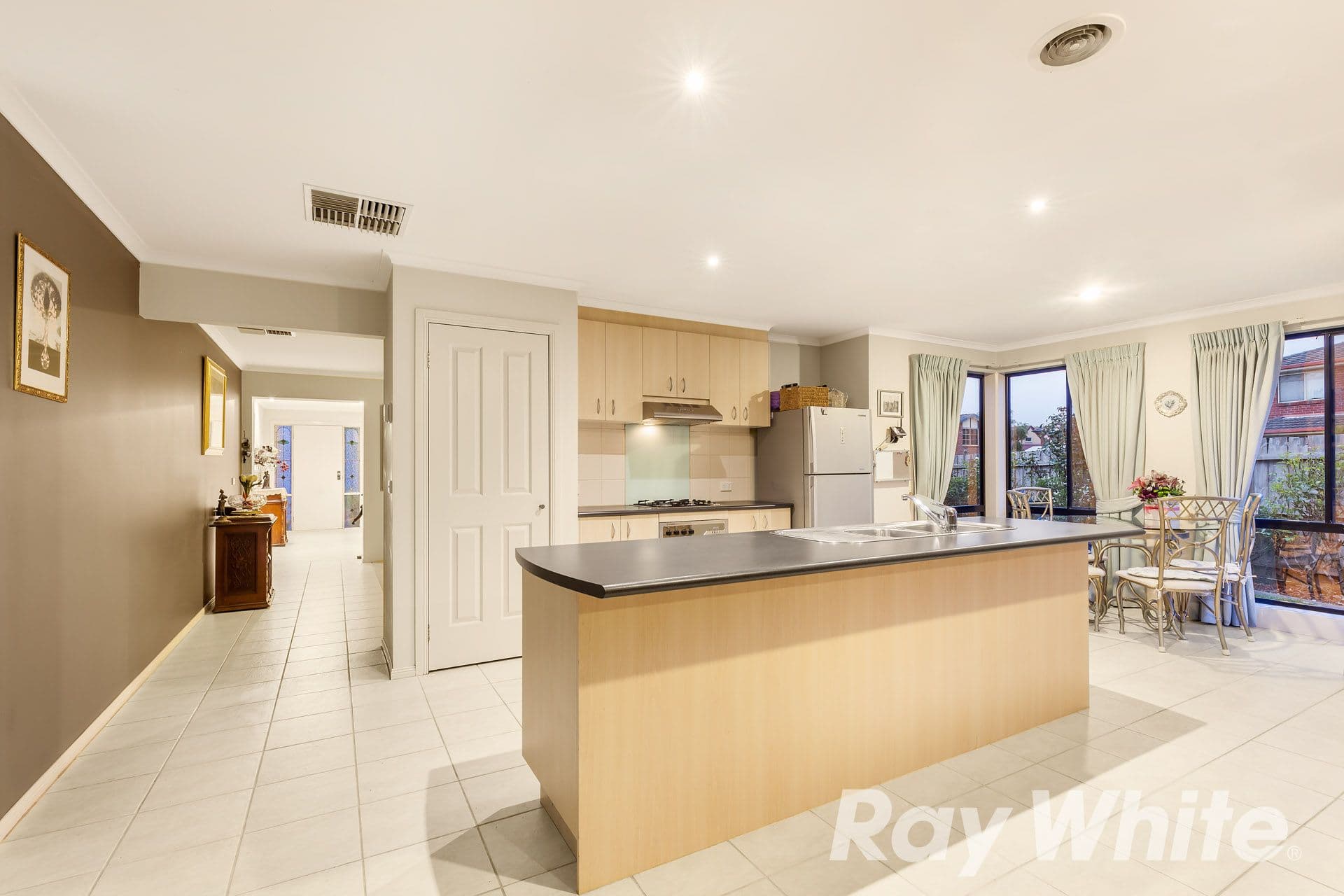 1 Lodge Close, Rowville VIC 3178, Rowville - Thumbnail 2