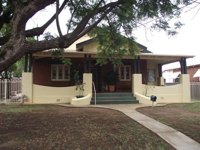 32  Elizabeth, PARKES NSW 2870, Parkes - Image 1