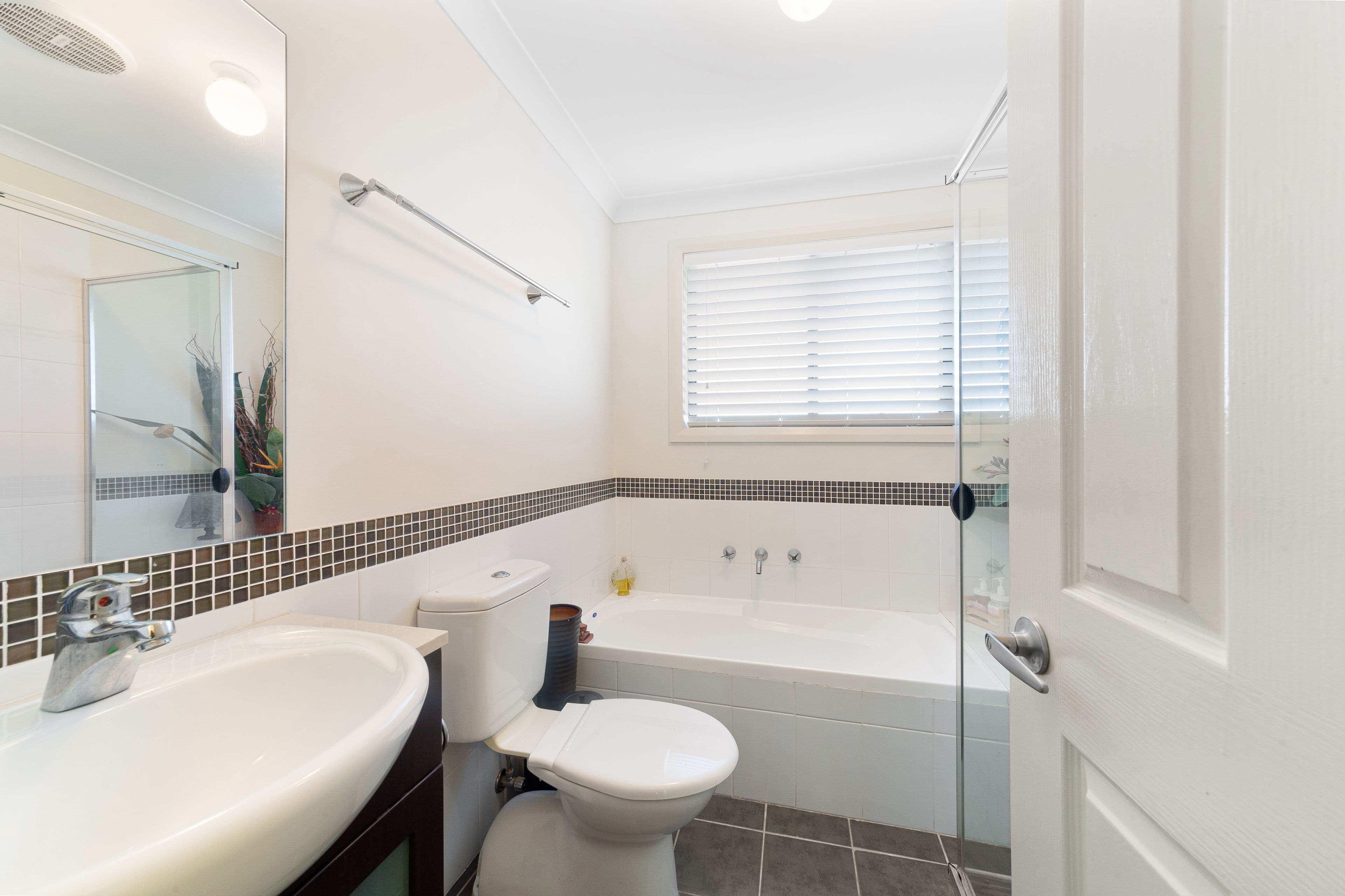 1/10 Harry Close, Blue Haven NSW 2262, Blue Haven - Thumbnail 6