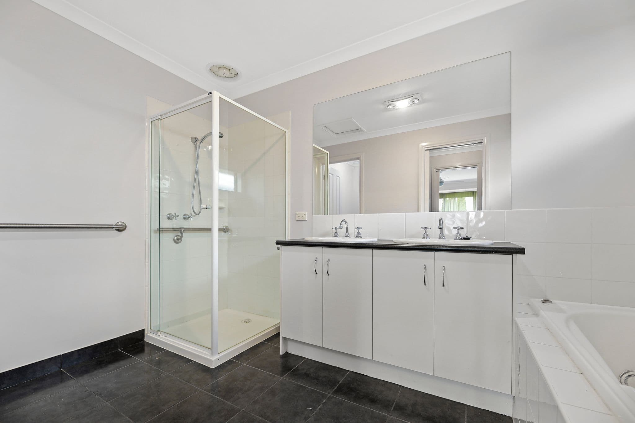 12 Emma Close, Drouin VIC 3818, Drouin - Thumbnail 2