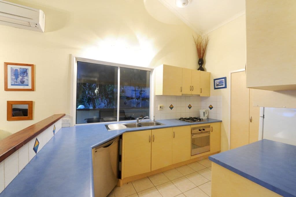 12 Airlie Crescent, AIRLIE BEACH QLD 4802, Airlie Beach - Thumbnail 6