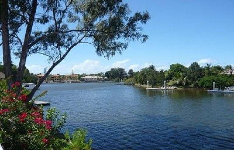 55 River Crescent, BROADBEACH WATERS QLD 4218, Broadbeach Waters - Thumbnail 4