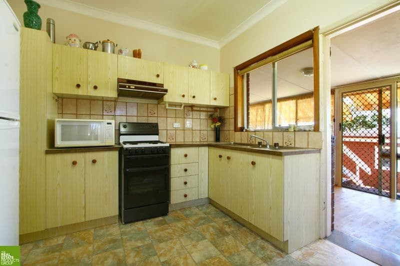 91  Leawarra Avenue, BARRACK HEIGHTS NSW 2528, Barrack Heights - Thumbnail 2