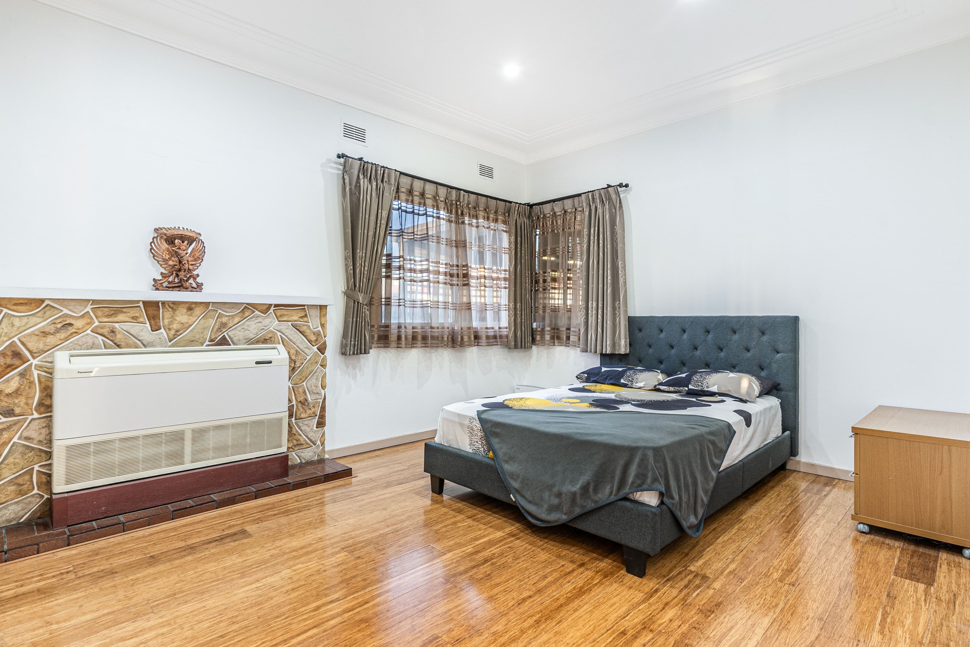 22 Eddie Avenue, Panania NSW 2213, Panania - Thumbnail 4