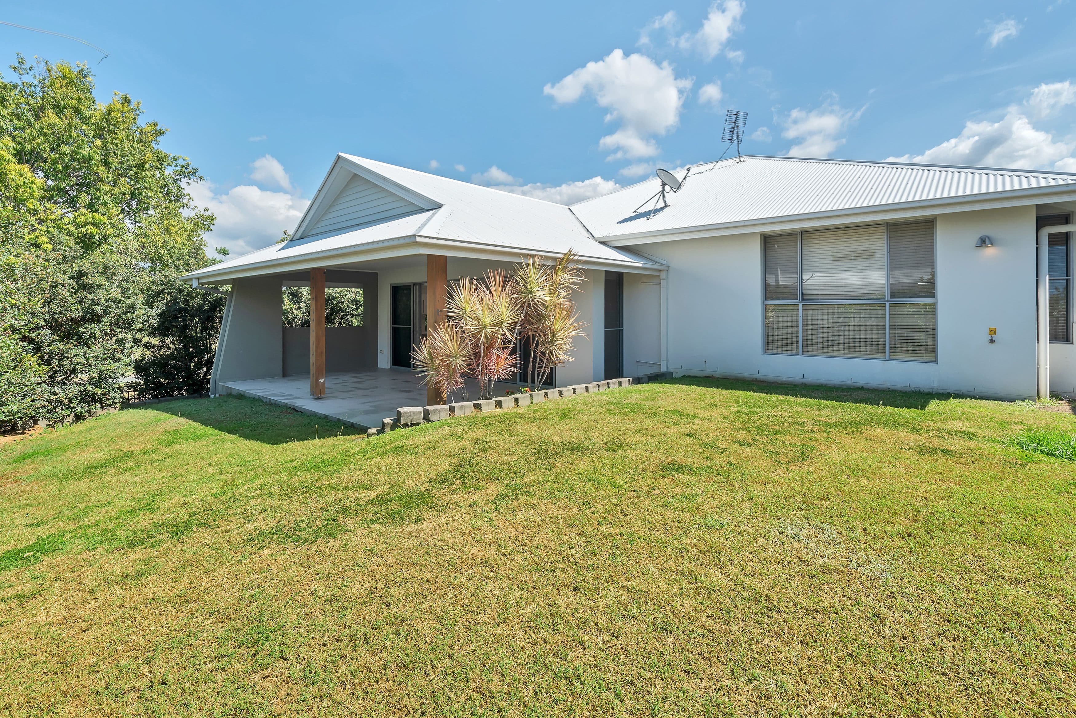 18 Nandina Court, Upper Coomera QLD 4209, Upper Coomera - Thumbnail 2