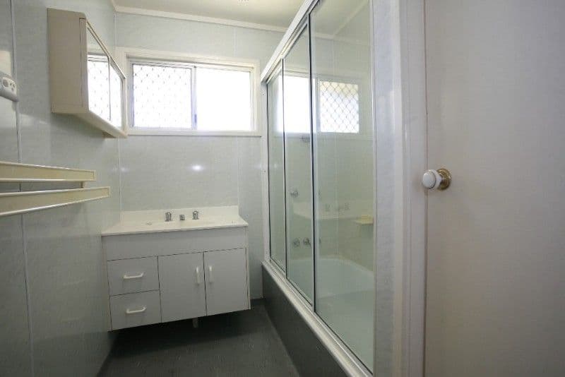 12 Cuthbert Street, VINCENT QLD 4814, Vincent - Thumbnail 4