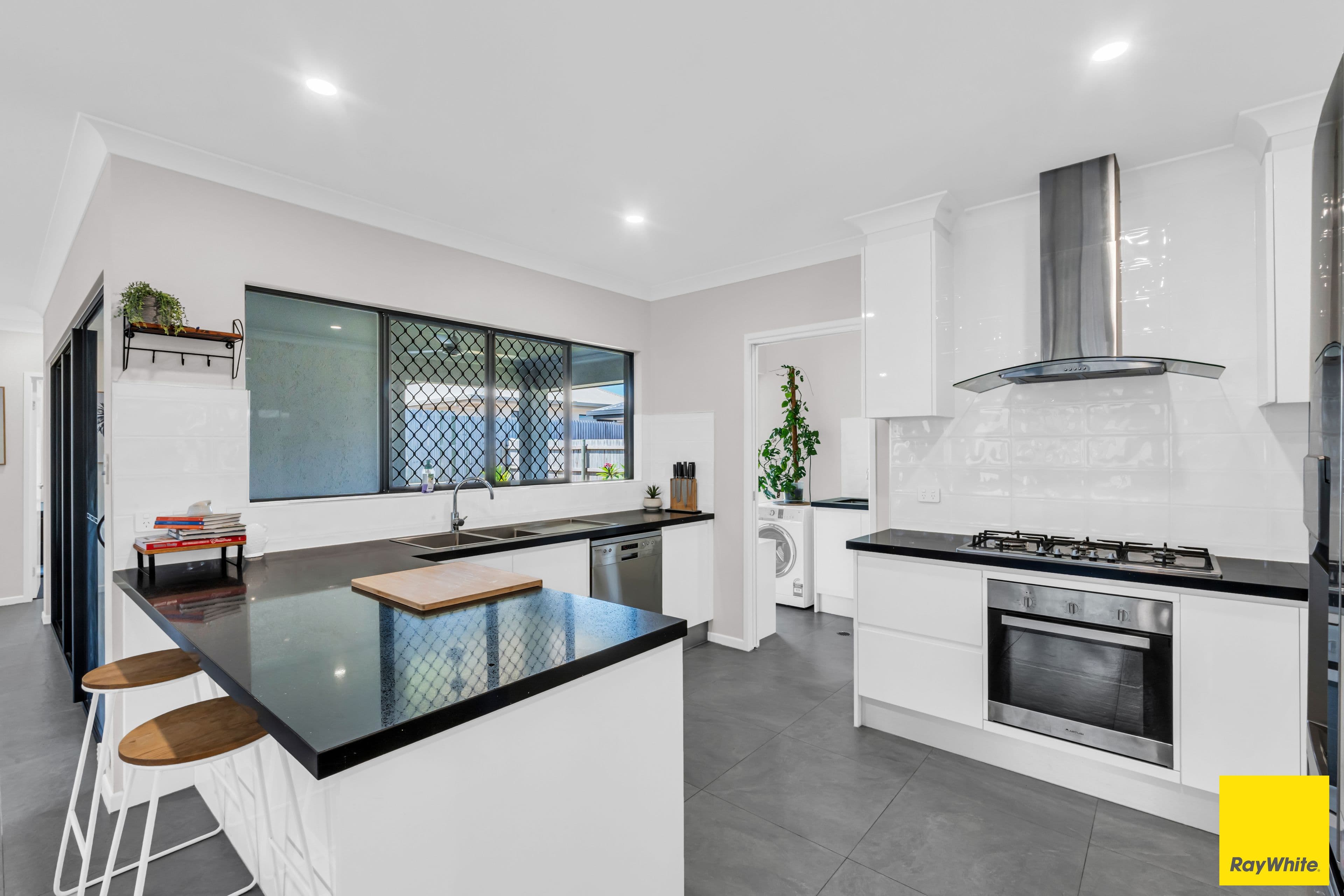 8 Oakdale Close, Trinity Beach QLD 4879, Trinity Beach - Thumbnail 5