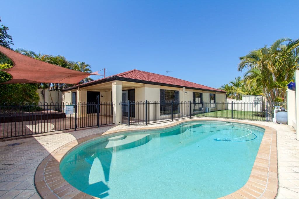 4 Little Hampton Court, ARUNDEL QLD 4214, Arundel - Thumbnail 2