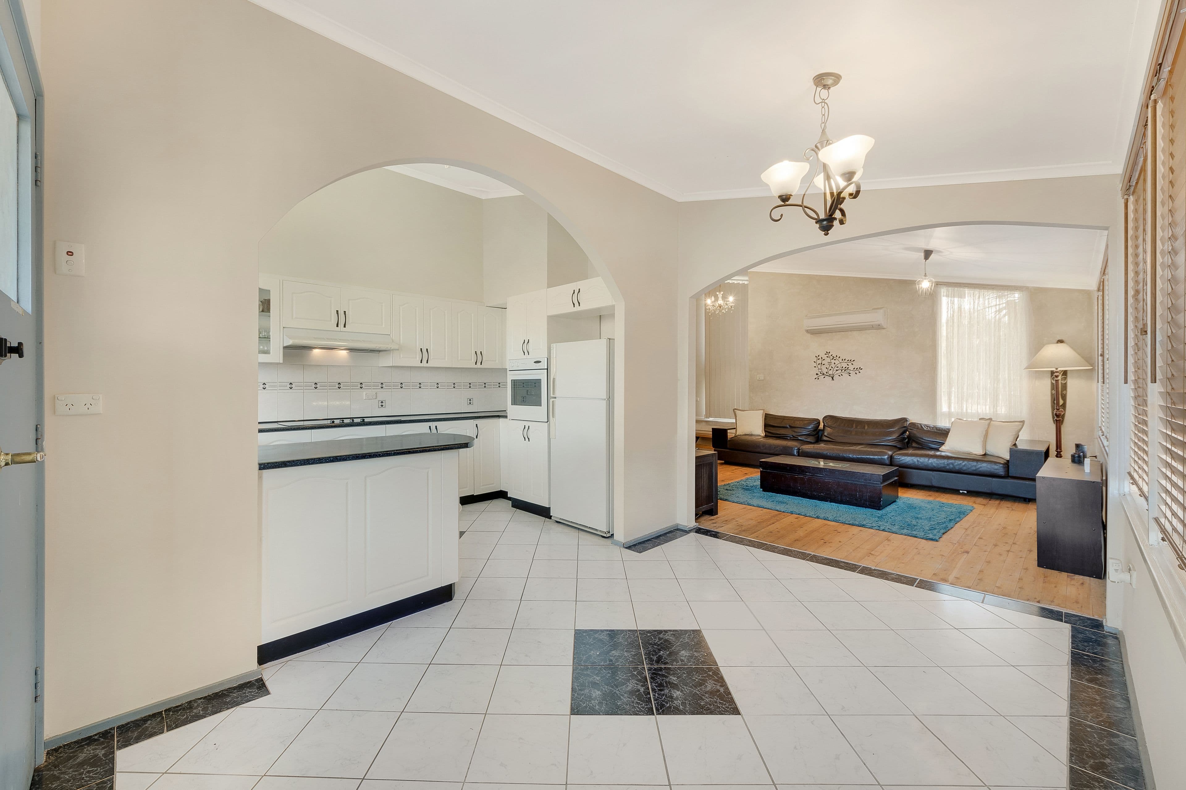 1 Huon Place, Glenfield - Thumbnail 4