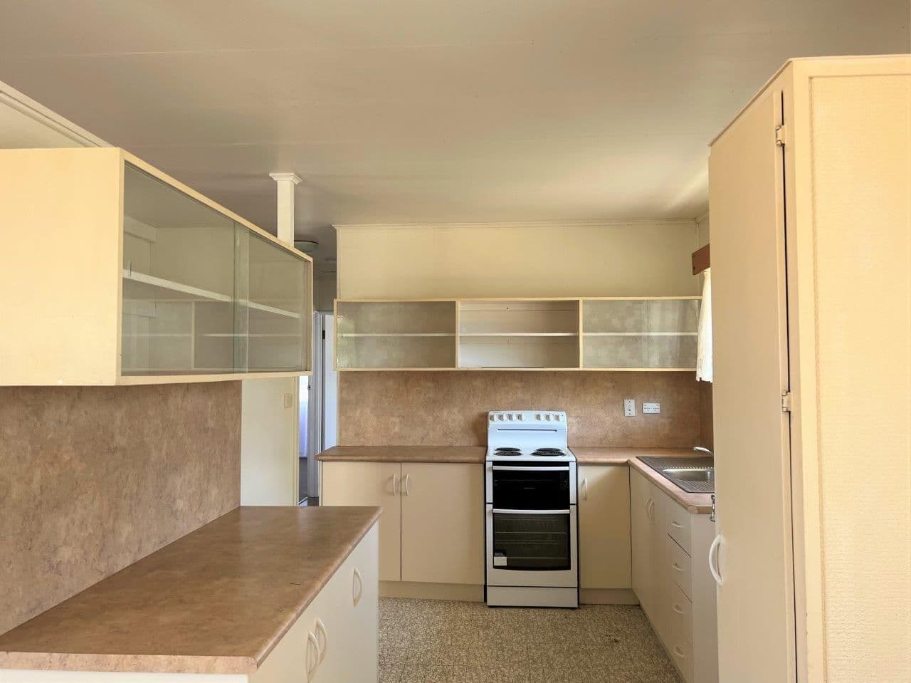 24 Gauvin Street, Richmond Hill QLD 4820, Richmond Hill - Thumbnail 2