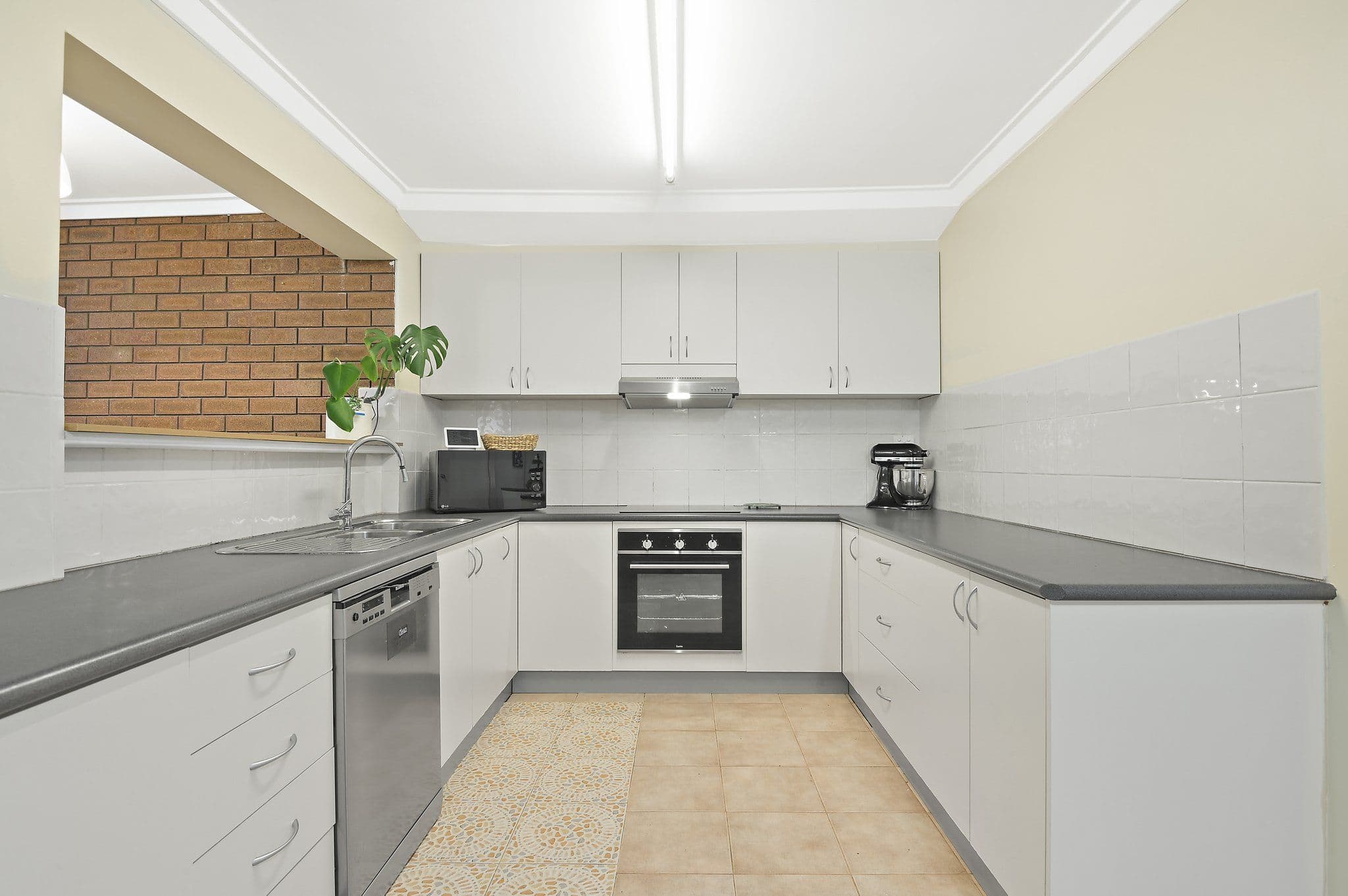 30 Chevalier Way, Thornlie WA 6108, Thornlie - Thumbnail 3