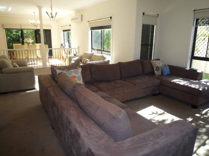 10 Orpington Court, ARUNDEL QLD 4214, Arundel - Thumbnail 3