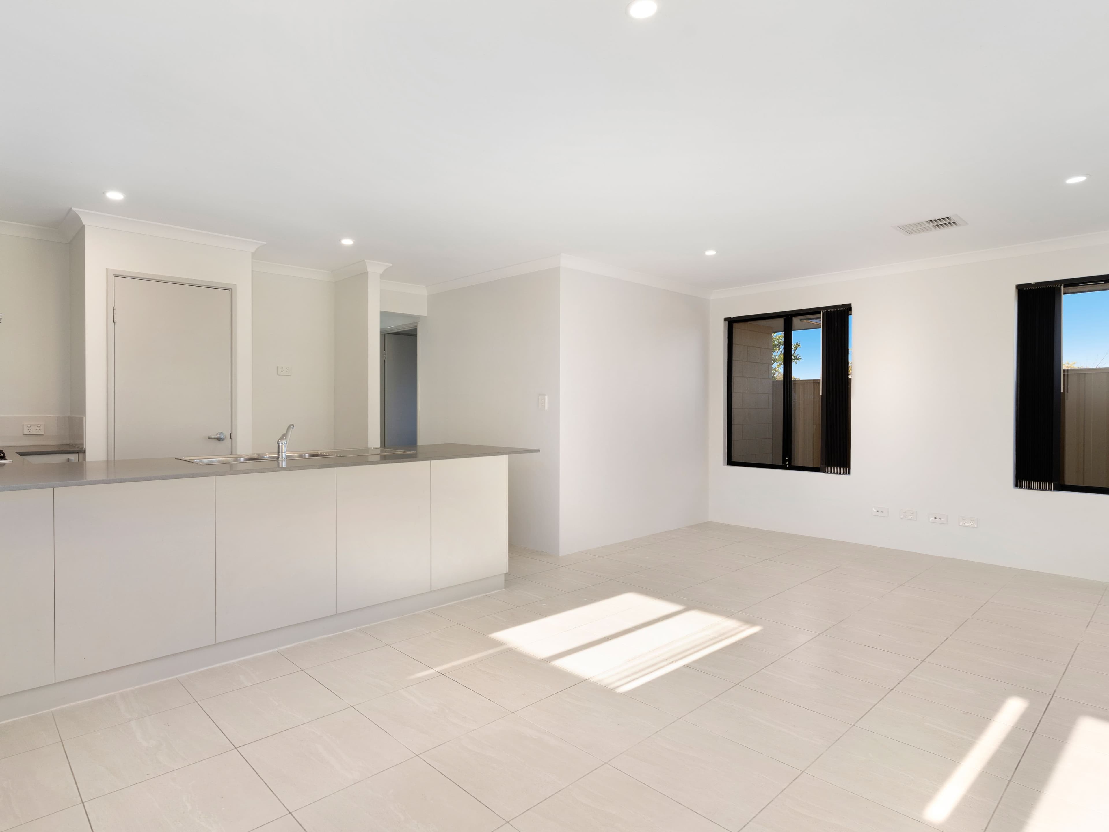 10 Gillson Mews, Baldivis WA 6171, Baldivis - Thumbnail 8