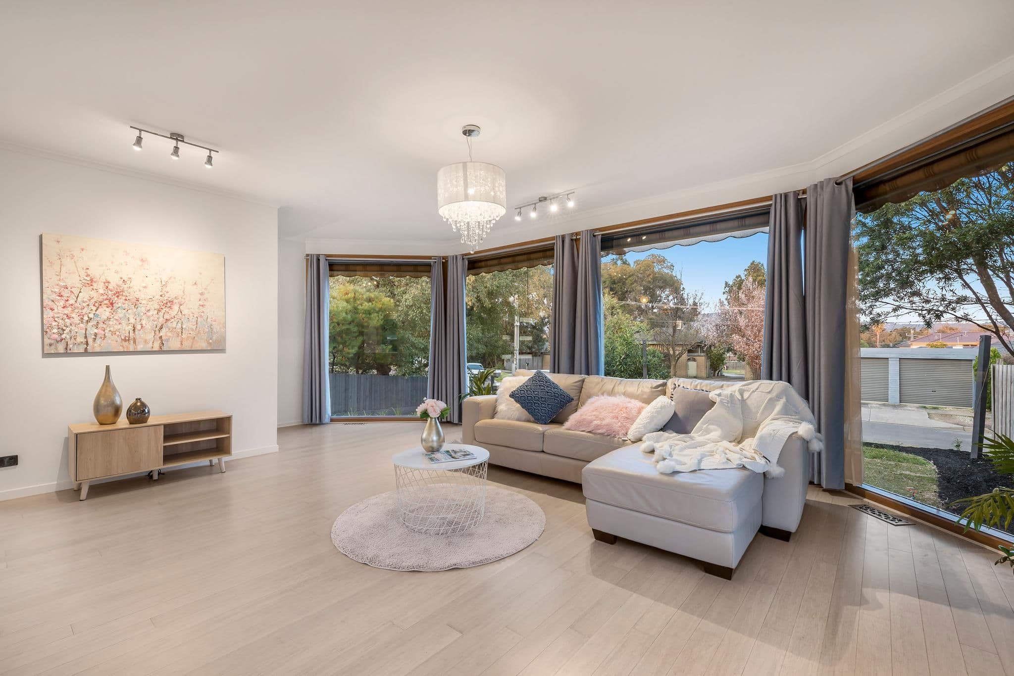 2 Leagh Court, Scoresby VIC 3179, Scoresby - Thumbnail 2