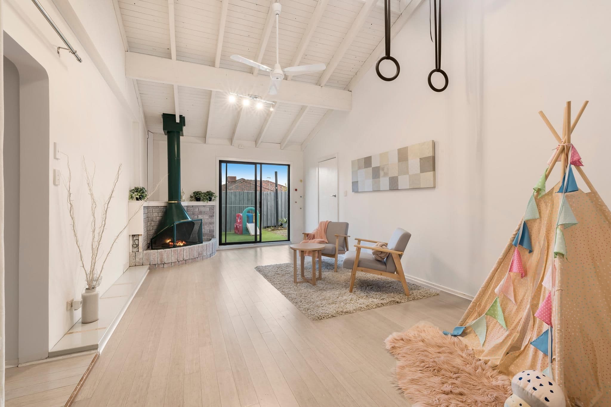 2 Leagh Court, Scoresby VIC 3179, Scoresby - Thumbnail 4