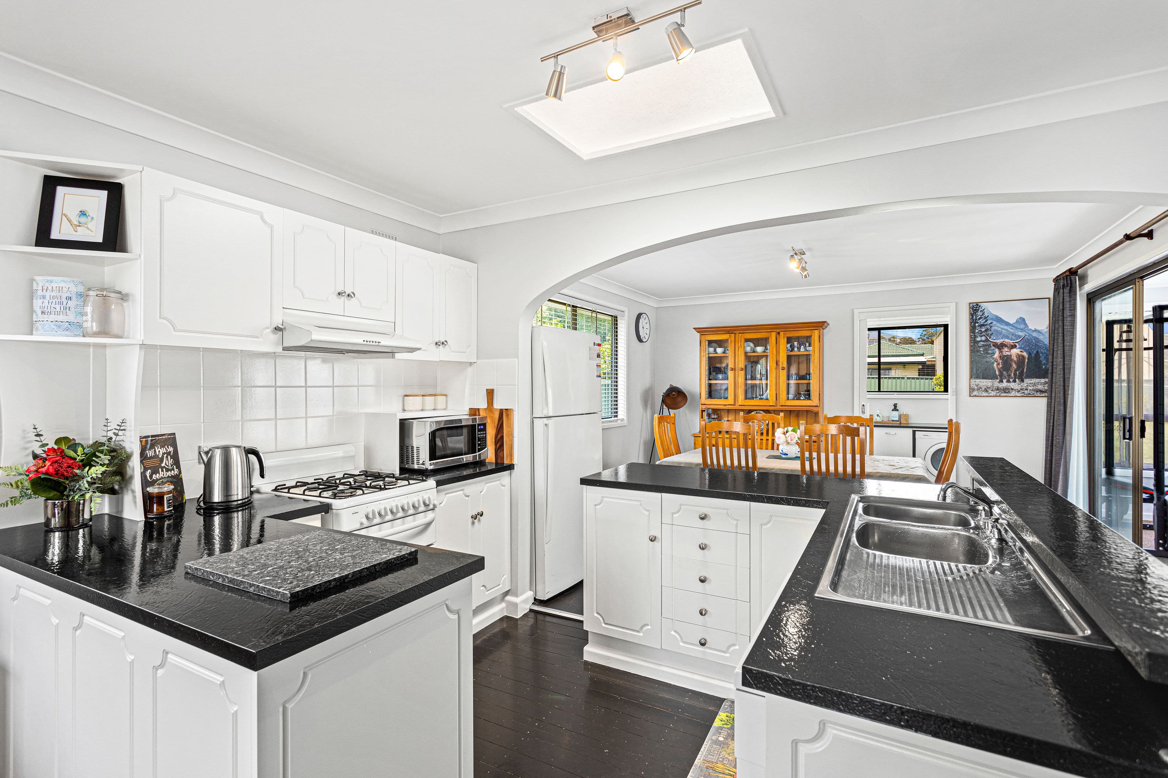 10 Dovers Avenue, Albion Park NSW 2527, Albion Park - Thumbnail 3