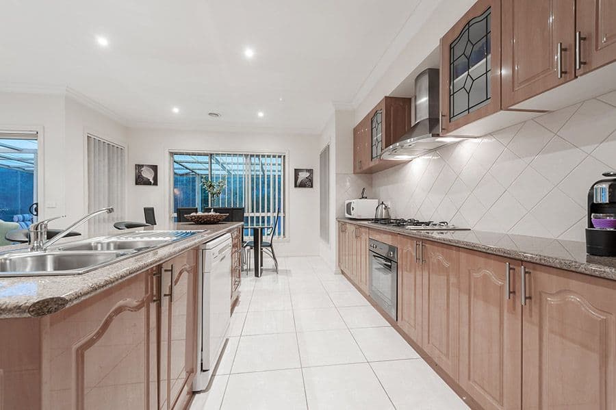 8 Berrima Close, Craigieburn VIC 3064, Craigieburn - Thumbnail 2