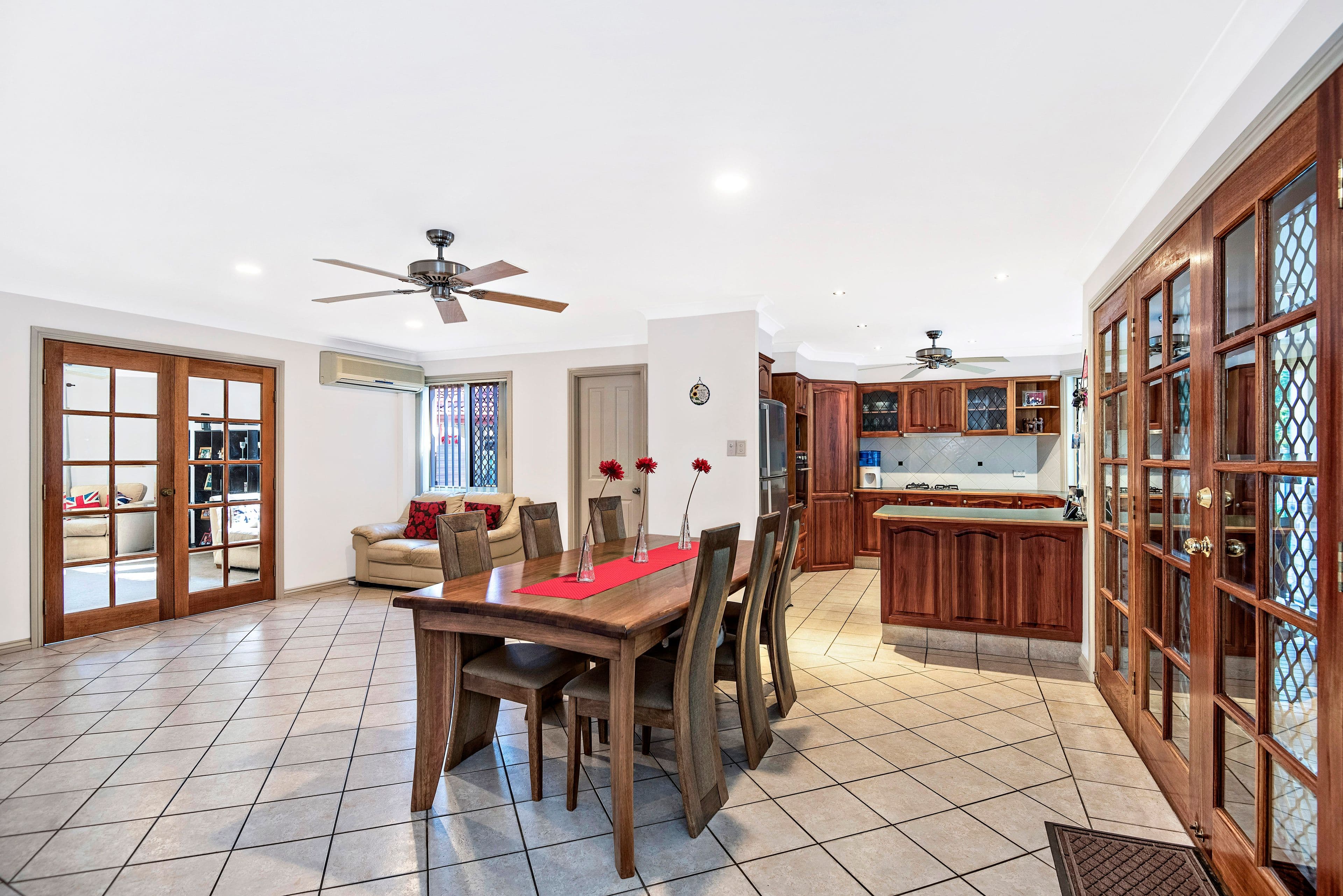 8 Eudonia Court, Elanora QLD 4221, Elanora - Thumbnail 2