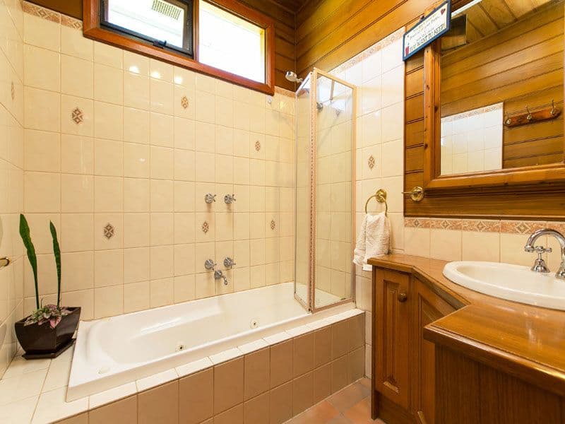 1 Yaralla Road, BENTLEIGH EAST VIC 3165, Bentleigh East - Thumbnail 5