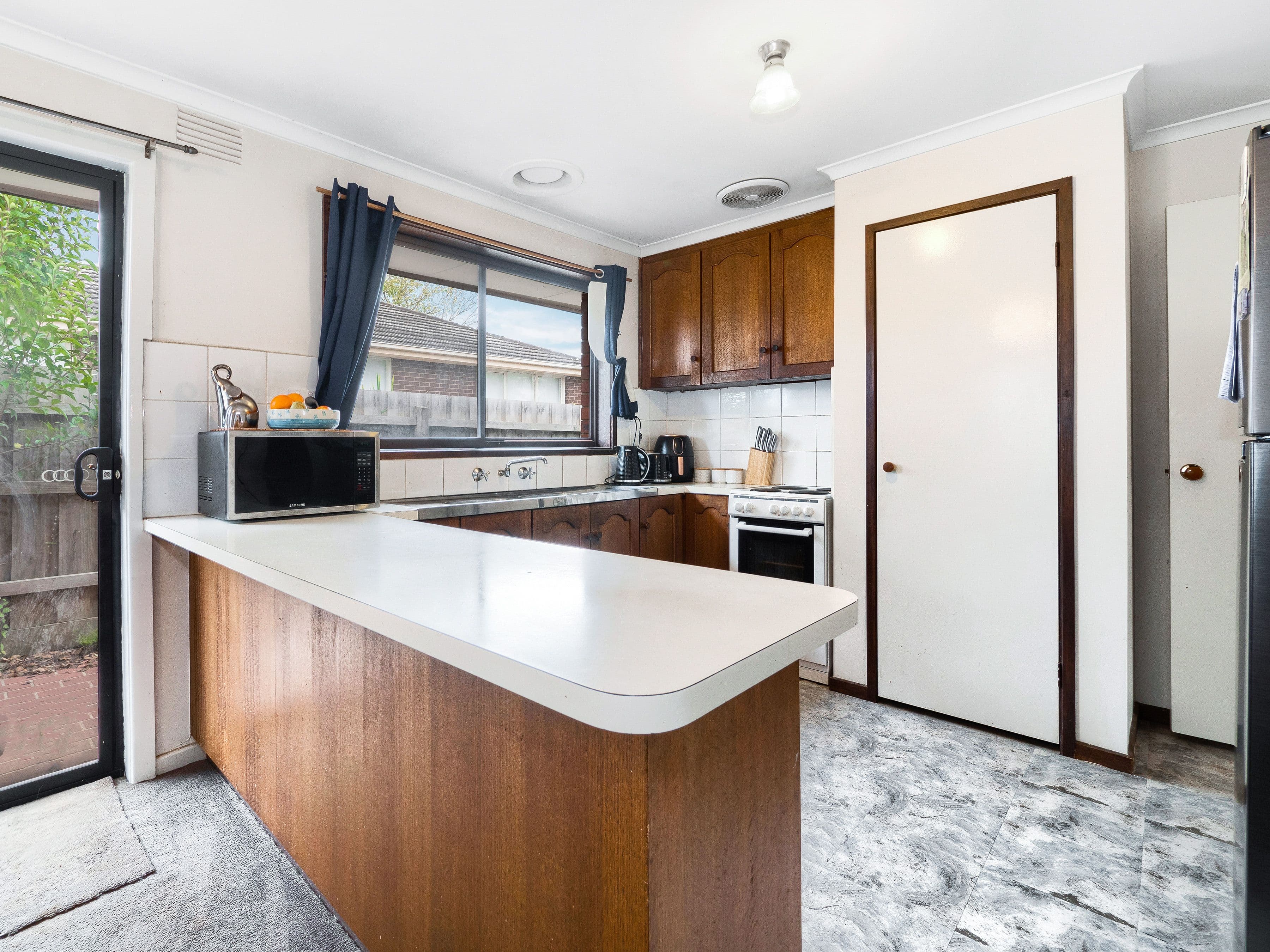 47 Lurline Street, Cranbourne VIC 3977, Cranbourne - Thumbnail 2