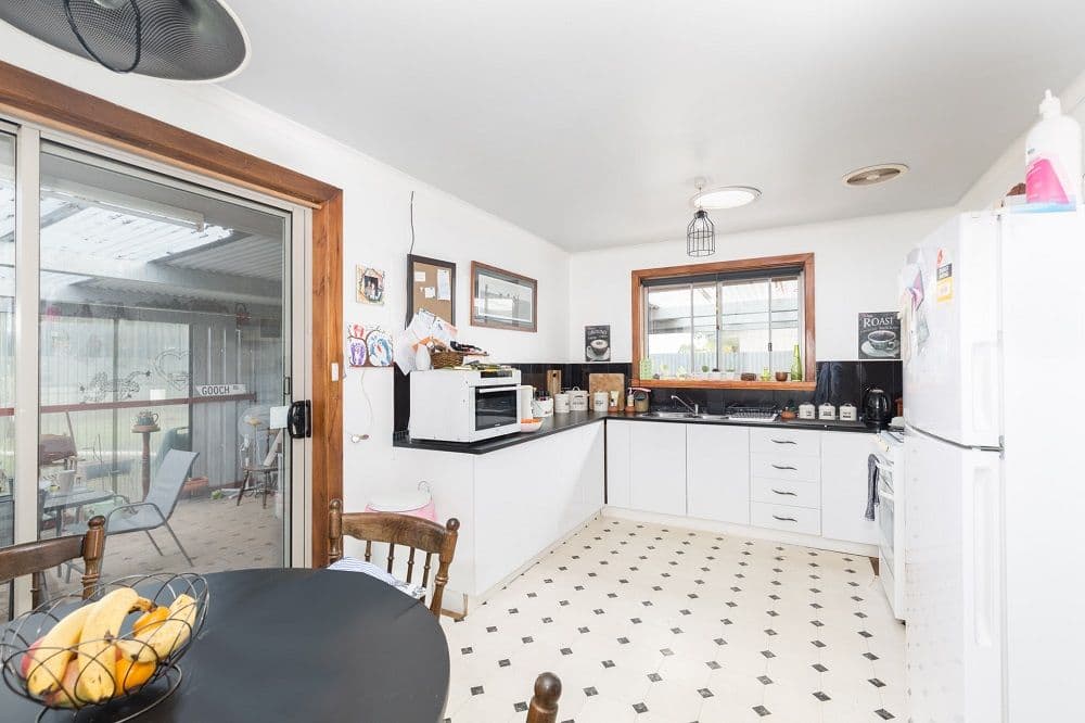 11 Gumbirra Court, Mount Gambier SA 5290, Mount Gambier - Thumbnail 4