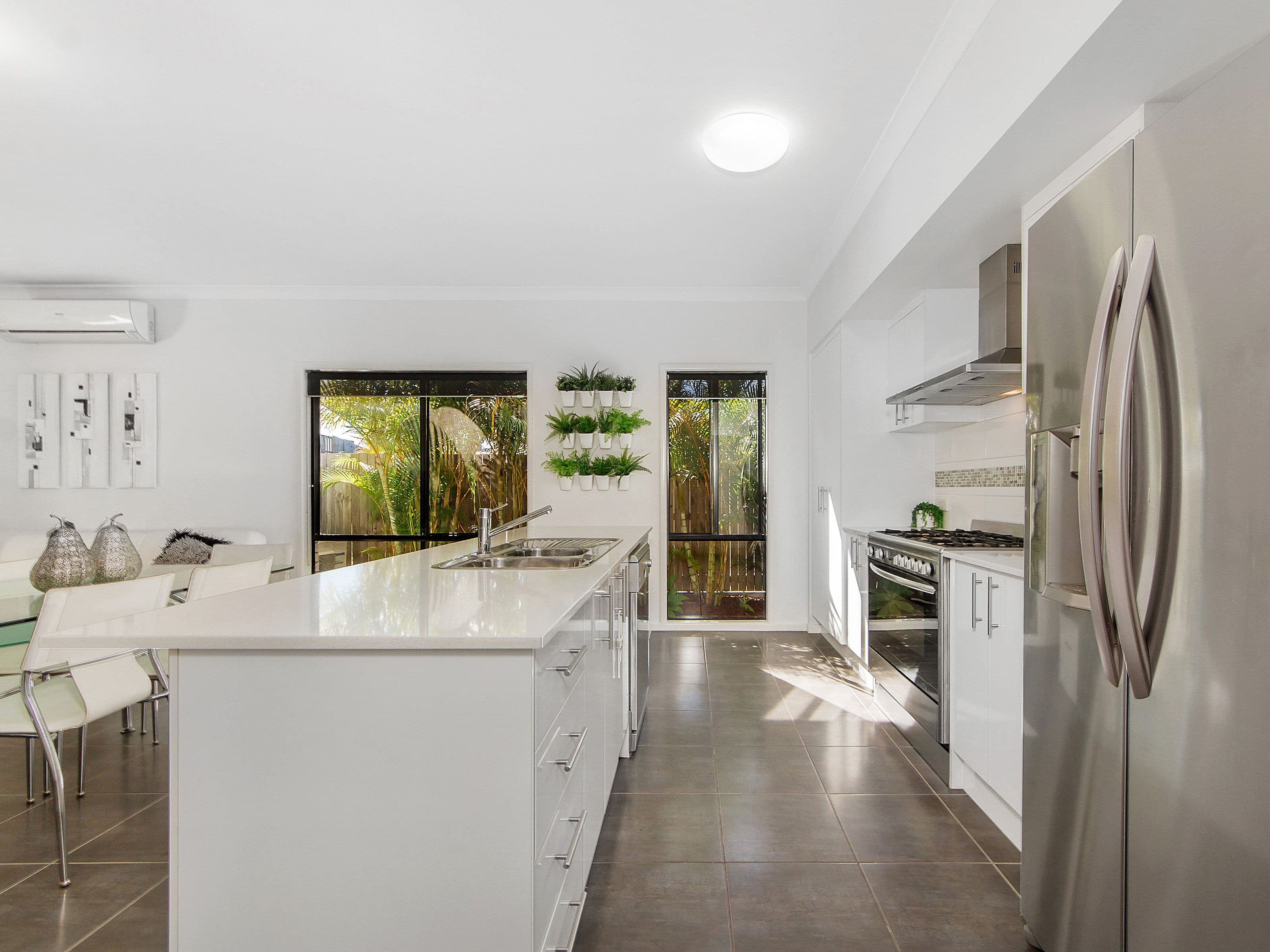 5 Fortescue Street, Pacific Pines QLD 4211, Pacific Pines - Thumbnail 2