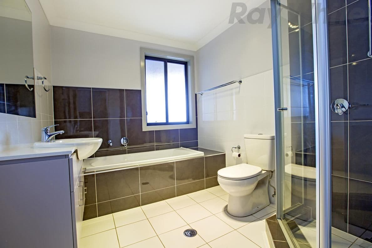 14 Dunell Street, Middleton Grange - Thumbnail 6
