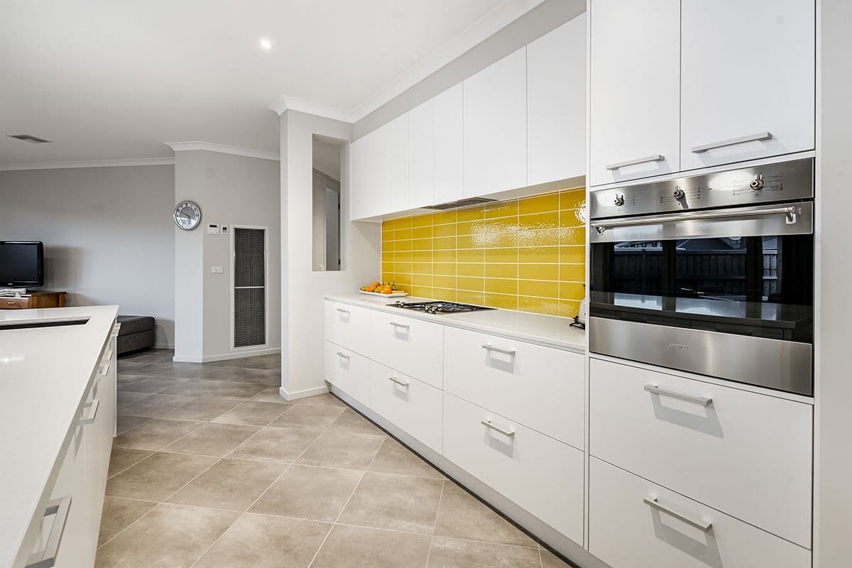 4 Marshflower Crescent, Clyde North VIC 3978, Clyde North - Thumbnail 4