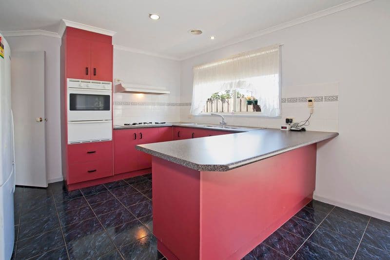 14 Gandross Place, ST ALBANS PARK VIC 3219, St Albans Park - Thumbnail 4