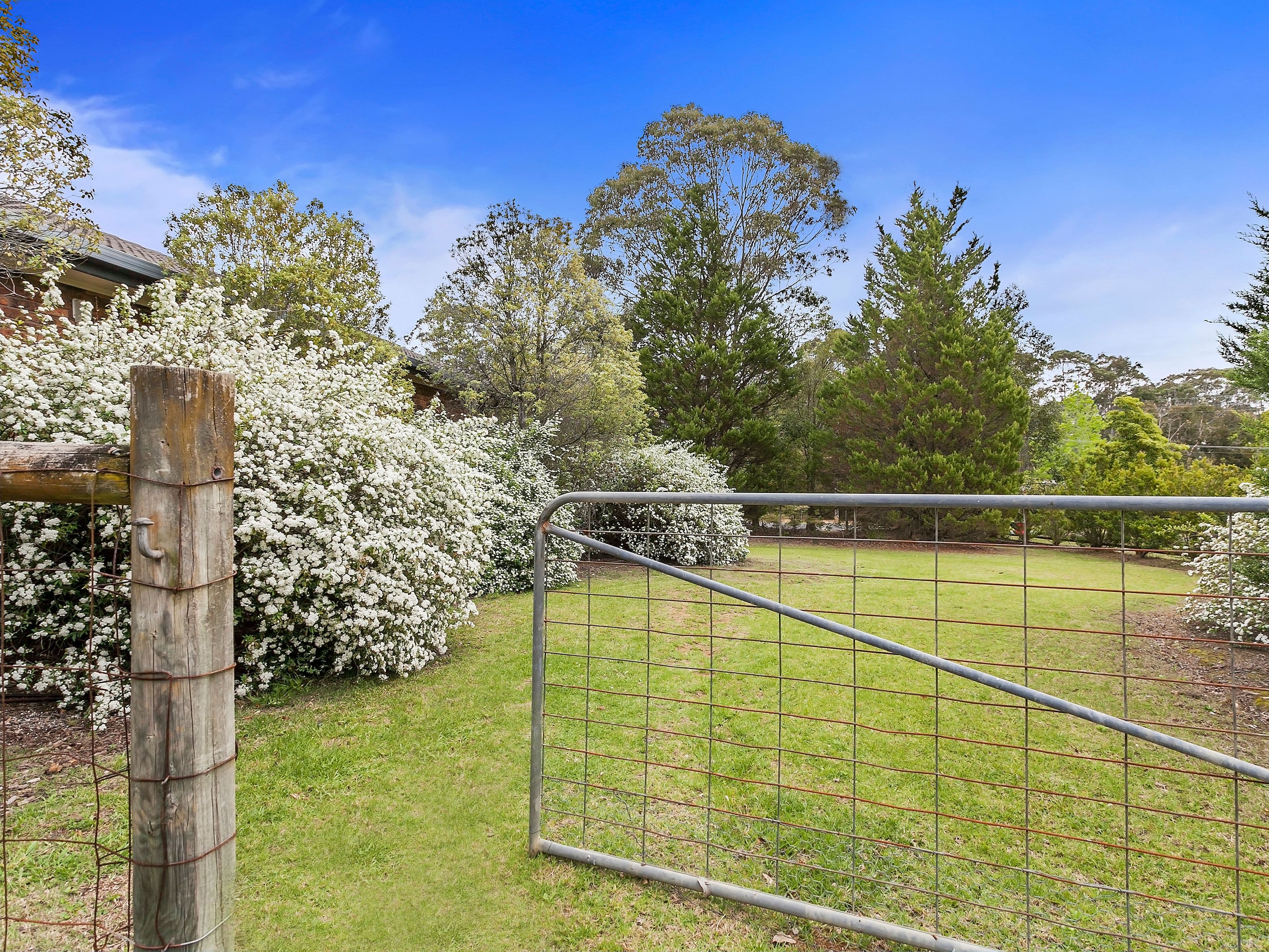 10 Tartarian Crescent, Bomaderry - Image 1