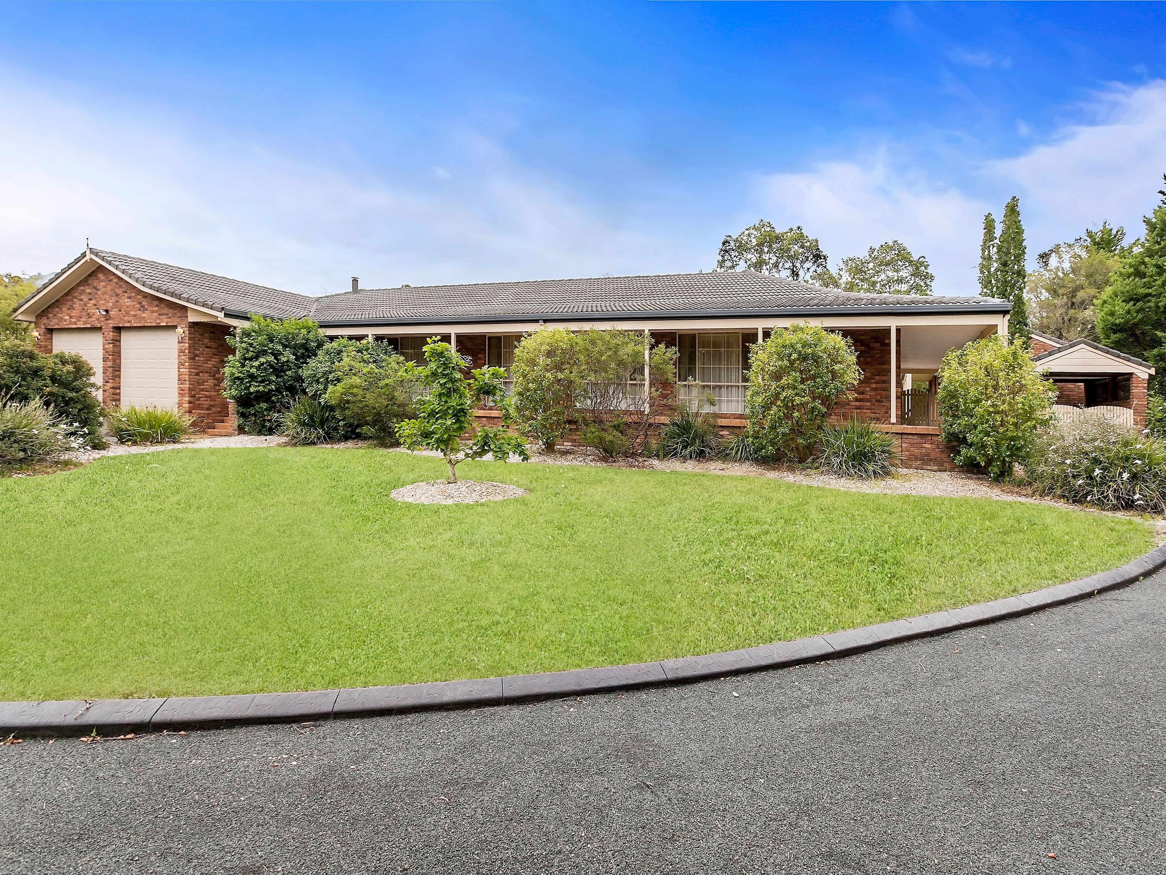 10 Tartarian Crescent, Bomaderry - Thumbnail 2