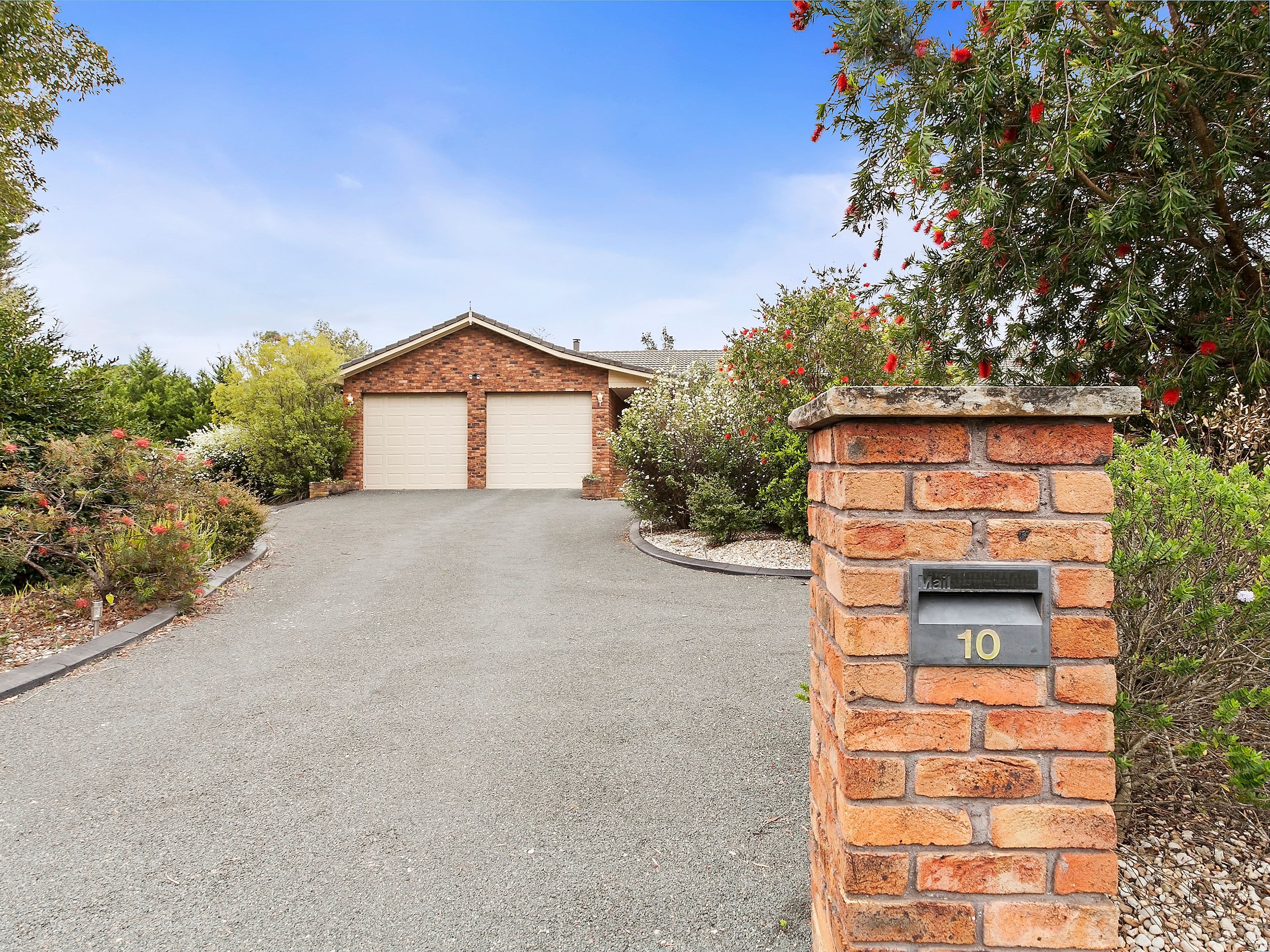 10 Tartarian Crescent, Bomaderry - Thumbnail 3