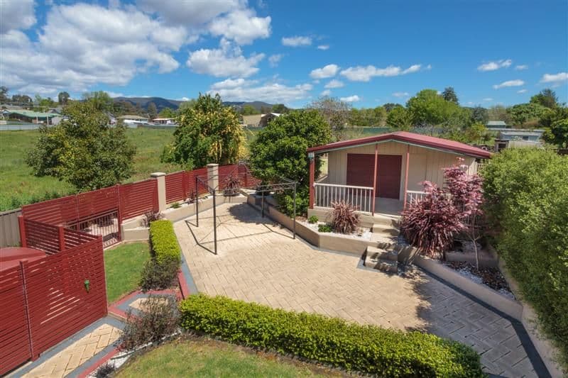 7 Clarence Street, Tumut NSW 2720, Tumut - Thumbnail 2