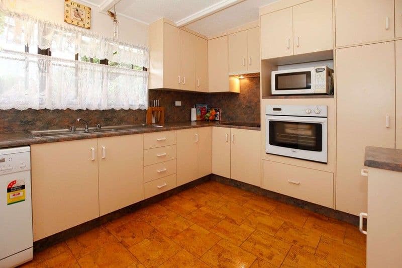 17 Undara Avenue, CRANBROOK QLD 4814, Cranbrook - Thumbnail 3