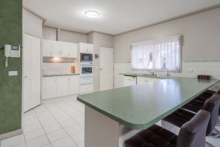 18 Grandview Boulevard, Craigieburn VIC 3064, Craigieburn - Thumbnail 3