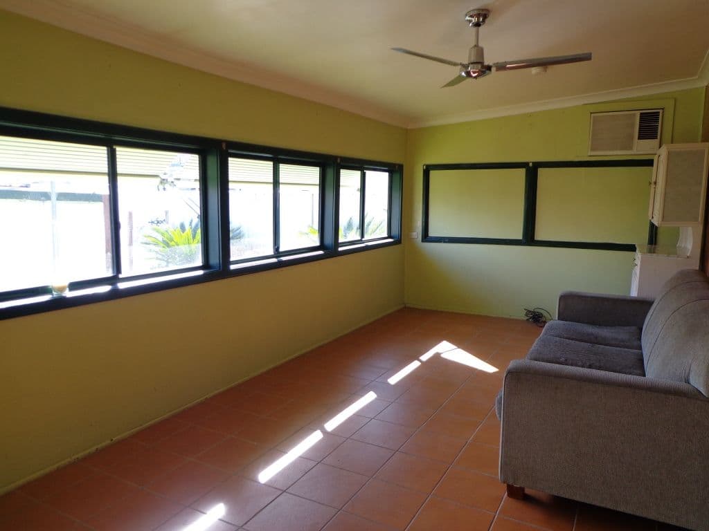 10 Kihilla Street, FAIRFIELD HEIGHTS NSW 2165, Fairfield Heights - Thumbnail 2