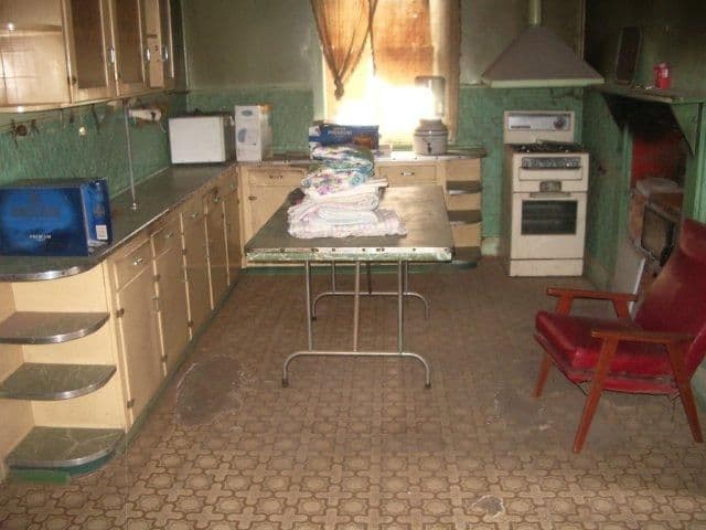37 Patton Street, BROKEN HILL NSW 2880, Broken Hill - Thumbnail 2