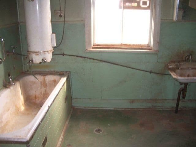 37 Patton Street, BROKEN HILL NSW 2880, Broken Hill - Thumbnail 3