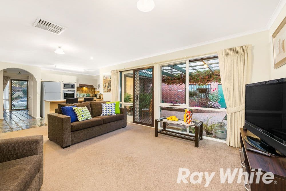 11 Endeavour Place, Wantirna South VIC 3152, Wantirna South - Thumbnail 2