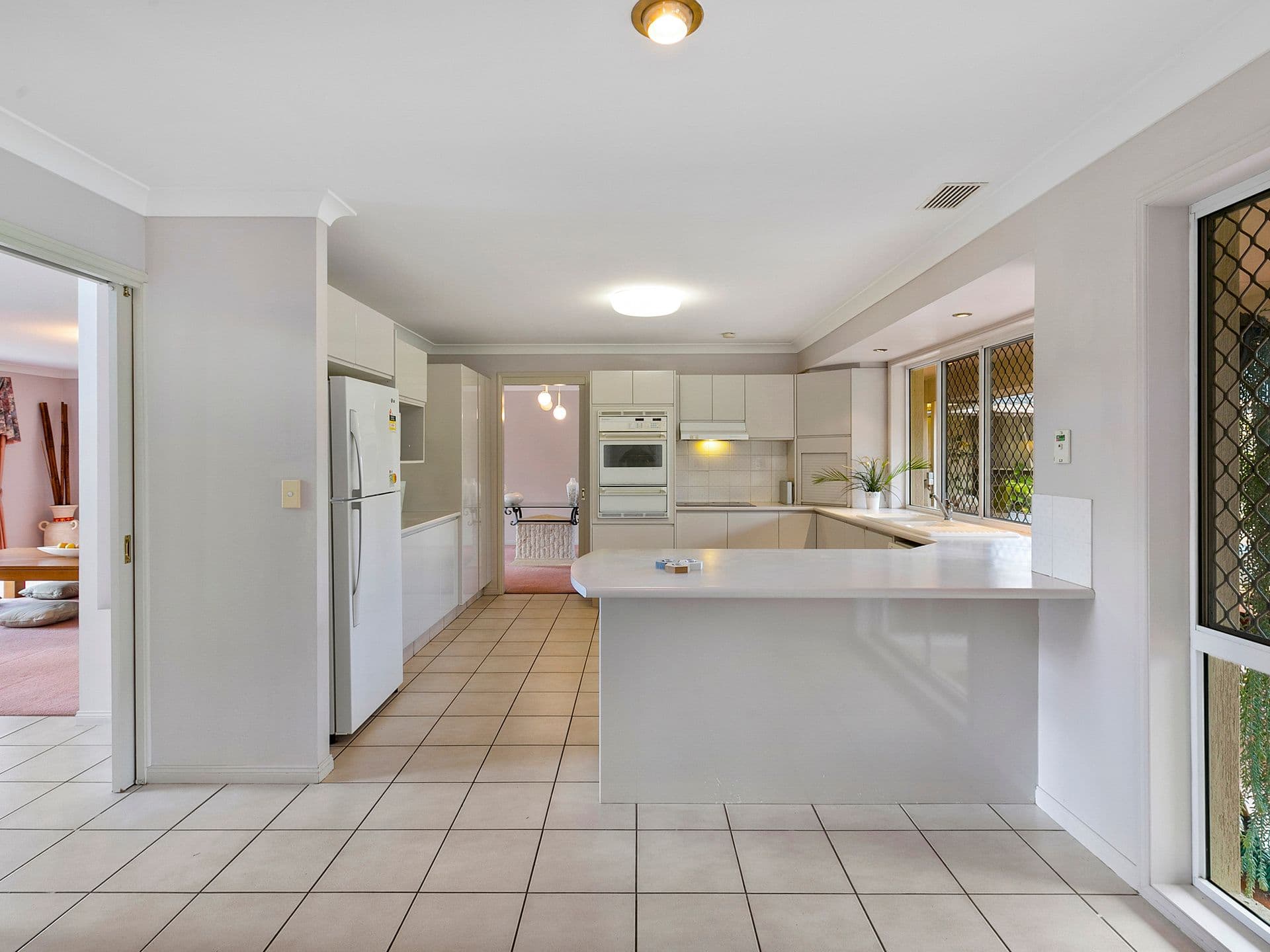 15 Manmarra Crescent, Eight Mile Plains QLD 4113, Eight Mile Plains - Thumbnail 8