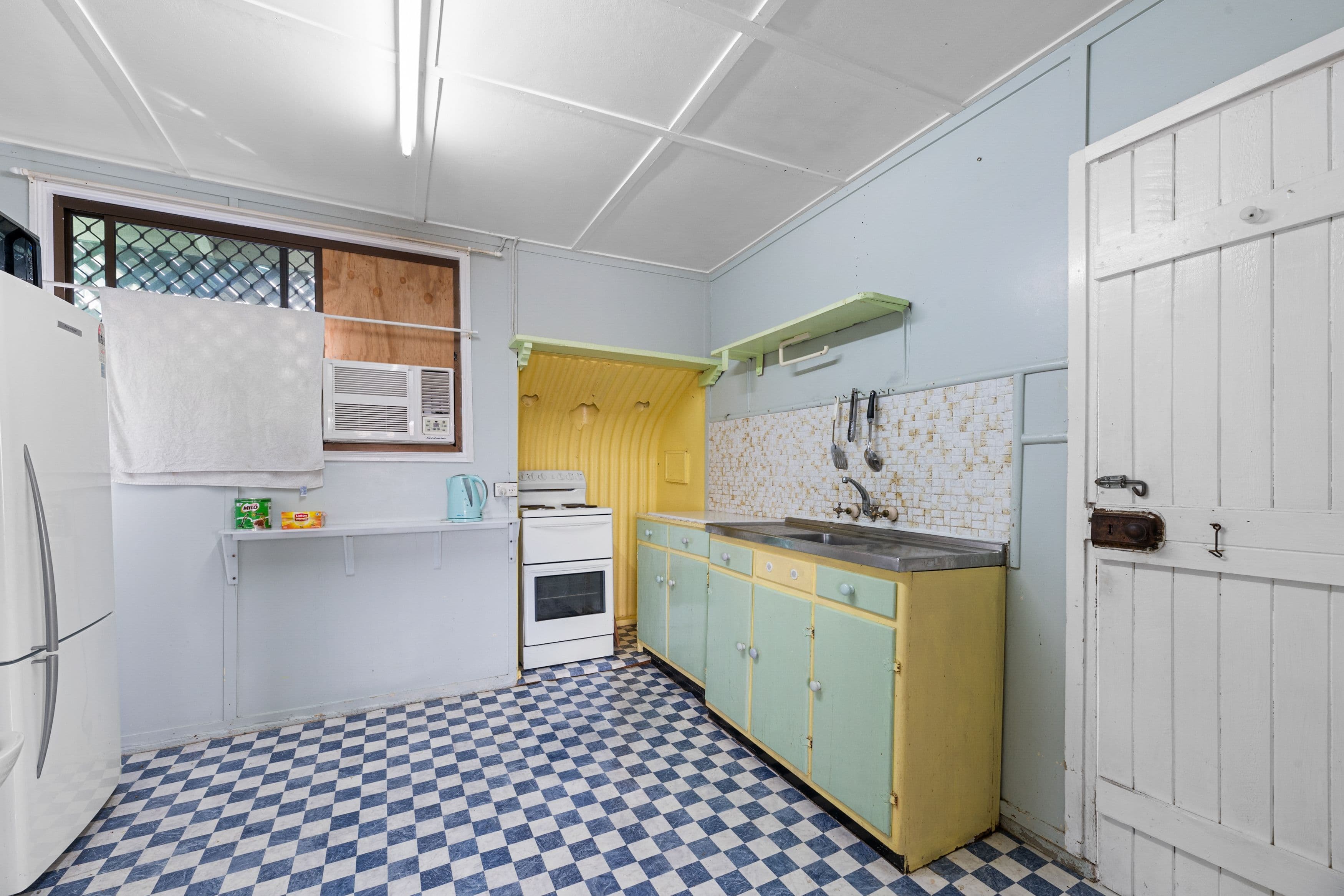 34 McLennan Street, Woody Point QLD 4019, Woody Point - Thumbnail 4