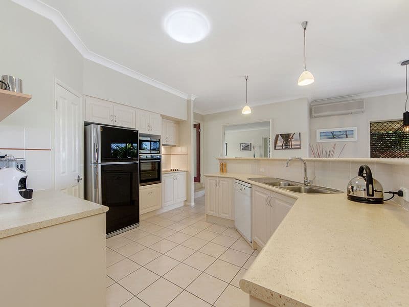 19 Easter Crescent, Pacific Pines QLD 4211, Pacific Pines - Thumbnail 4